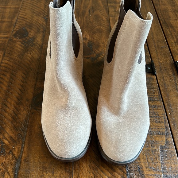 NWOT Madden Girl Camilla Suede Booties | Size 10 - Picture 3 of 7